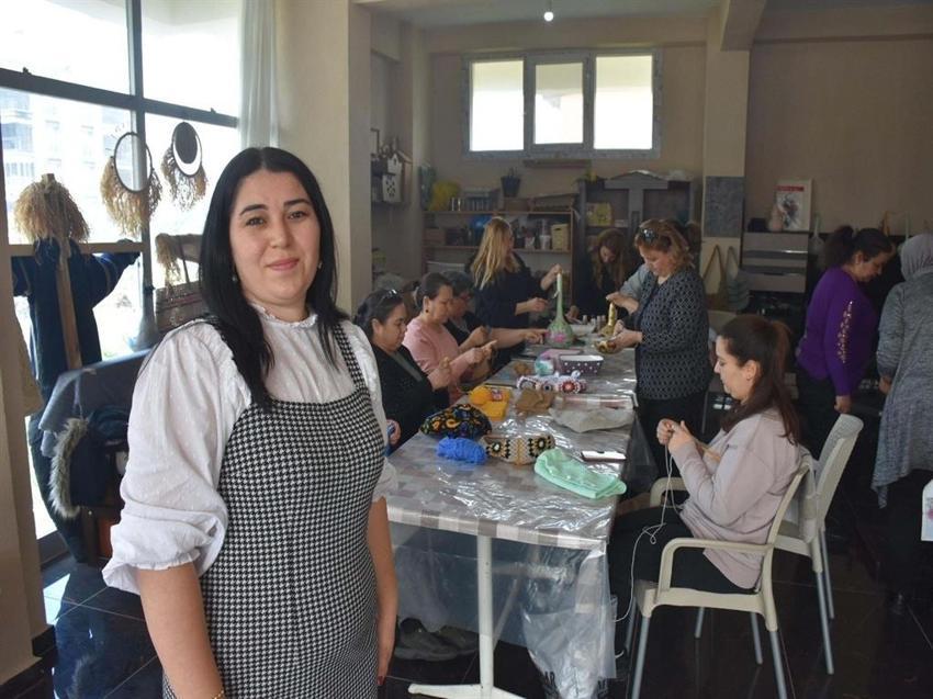 Liseyi, üniversiteyi dışardan bitirdi! 82 kursa katılan kadın sonunda mesleğini buldu