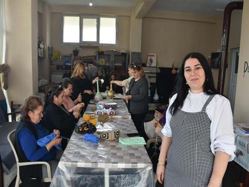 Liseyi, üniversiteyi dışardan bitirdi! 82 kursa katılan kadın sonunda mesleğini buldu