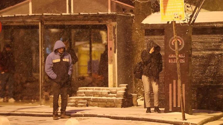 Adana mart ayında kara teslim oldu! Meteoroloji'den kuvvetli yağış uyarısı! Soğuklar geri dönüyor: Sıcaklıklar 6 derece birden düşecek