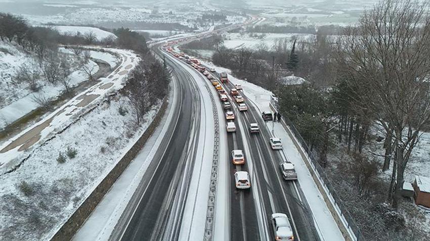 Adana mart ayında kara teslim oldu! Meteoroloji'den kuvvetli yağış uyarısı! Soğuklar geri dönüyor: Sıcaklıklar 6 derece birden düşecek