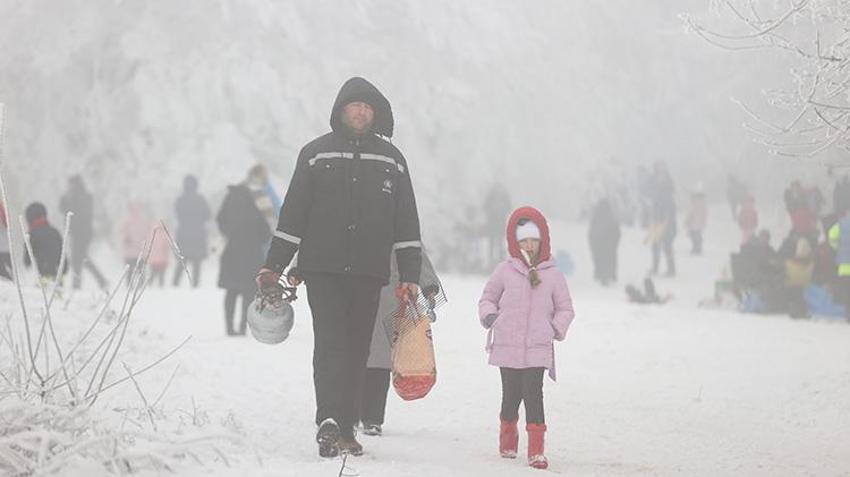 Adana mart ayında kara teslim oldu! Meteoroloji'den kuvvetli yağış uyarısı! Soğuklar geri dönüyor: Sıcaklıklar 6 derece birden düşecek