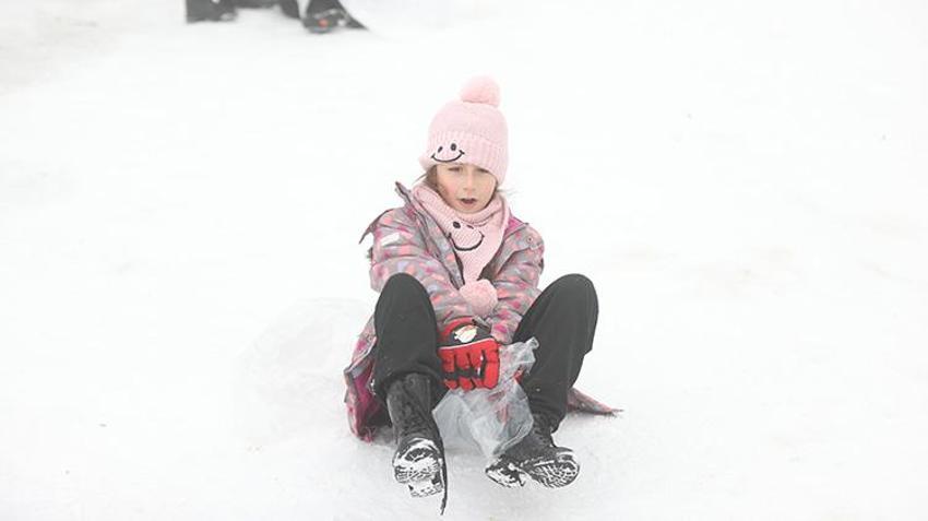 Adana mart ayında kara teslim oldu! Meteoroloji'den kuvvetli yağış uyarısı! Soğuklar geri dönüyor: Sıcaklıklar 6 derece birden düşecek
