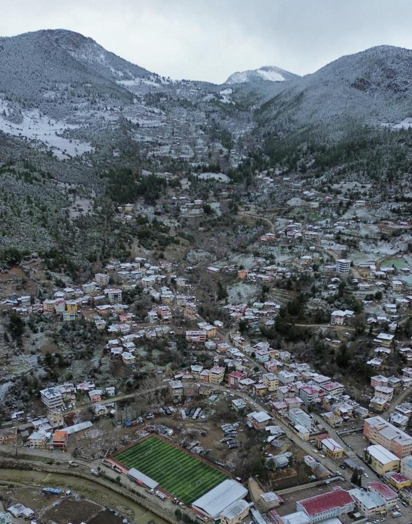 Adana mart ayında kara teslim oldu! Meteoroloji'den kuvvetli yağış uyarısı! Soğuklar geri dönüyor: Sıcaklıklar 6 derece birden düşecek