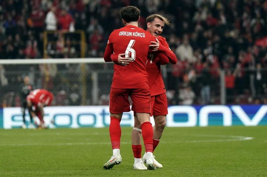 Hakan Çalhanoğlu'nun Arda Güler sözleri ortalığı karıştıracak: Herkes biliyor, bize gelsin oynasın