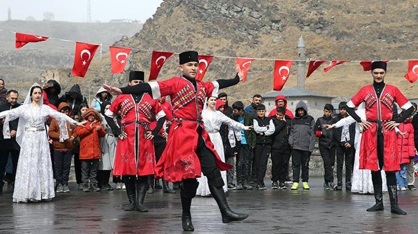 Kars ve Ardahan'da Nevruz Bayramı coşkuyla kutlandı