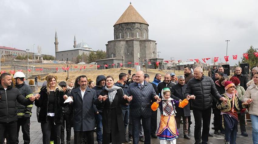 Kars ve Ardahan'da Nevruz Bayramı coşkuyla kutlandı