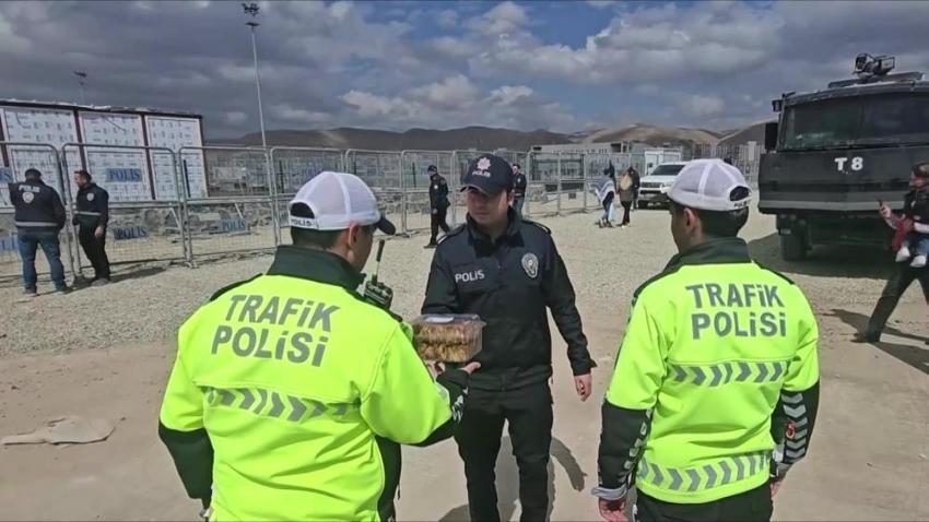 Şehit polisin son isteği çörek oldu! Şırnak'ta hüzün veren görüntü