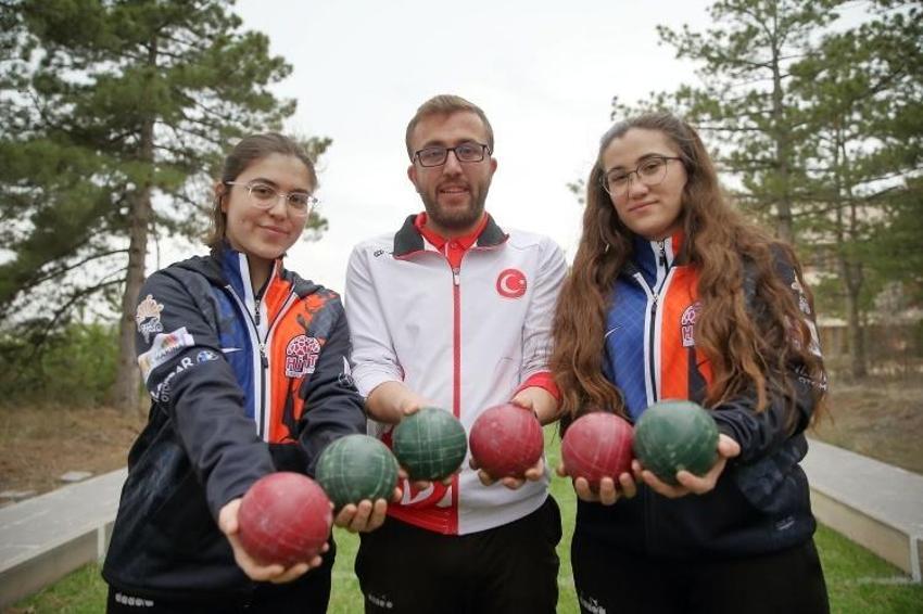 Çorum'da bocce sporcusu 3 kardeş şampiyonalara birlikte hazırlanıyor