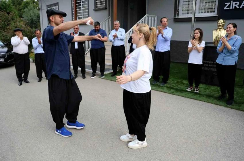 Adana şalvarları bu kumaştan üretiliyor: Adana bezinin yüzyıllık hikayesi kadınların elinde yeniden hayat buluyor