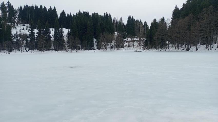 Şavşat Karagöl'de kışın son günlerinde mest eden görüntüler
