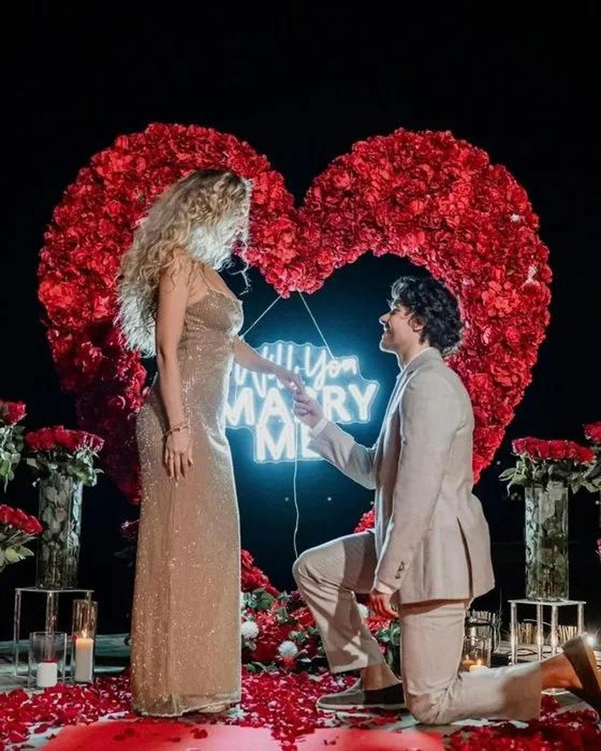 Ferdi Kadıoğlu'nun sevgilisi Sera Vrij'e görkemli evlilik teklifi sosyal medyayı yıktı geçti!