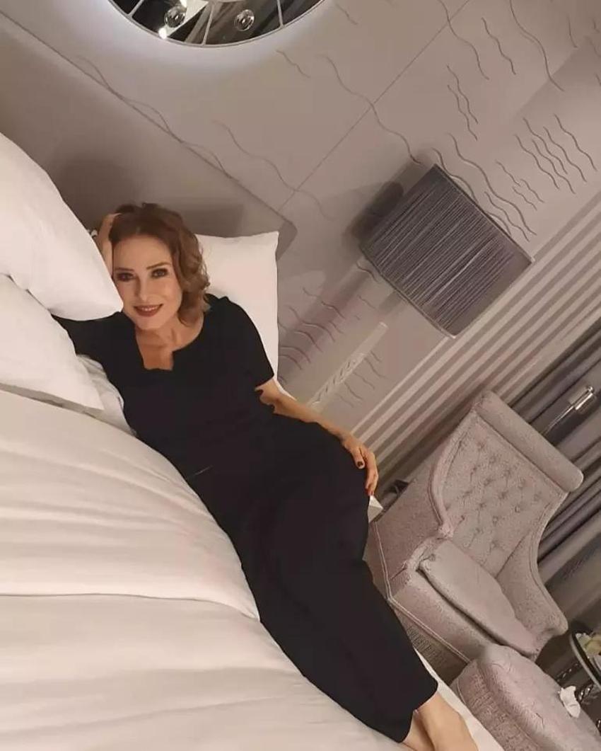Hiç yaşlanmıyor! 67 yaşındaki Zuhal Olcay göz kamaştırdı