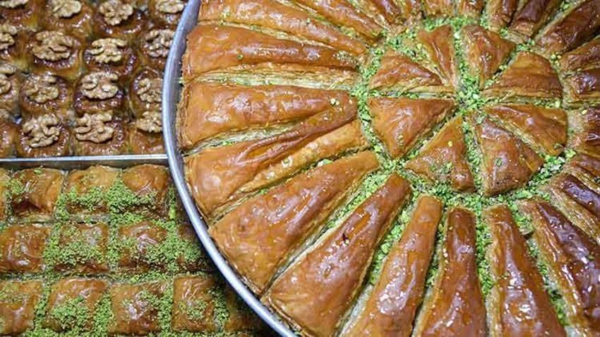 Antalya'da bayram öncesi baklavada taklit ve tağşiş uyarısı: Merdiven altı üretim sağlığı tehdit ediyor