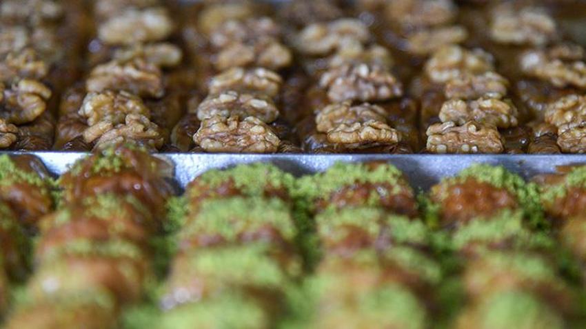 Antalya'da bayram öncesi baklavada taklit ve tağşiş uyarısı: Merdiven altı üretim sağlığı tehdit ediyor