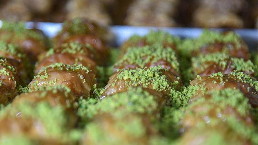 Antalya'da bayram öncesi baklavada taklit ve tağşiş uyarısı: Merdiven altı üretim sağlığı tehdit ediyor