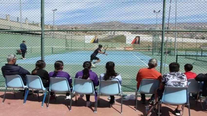 Cudi Dağı eteklerinde raket sesleri... Şırnak'ta tenis turnuvası başladı
