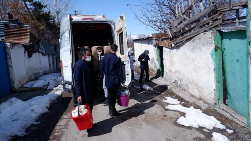 Belediyeden yaşlılara bayram ev temizliği