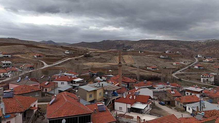 Kayseri'deki bu köyde 17 yıldan beri süren gelenek bu sene de devam etti! Sofralar kuruldu, hep beraber iftarlar yapıldı