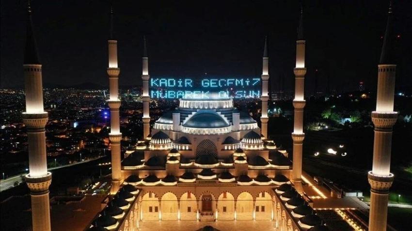 Kadir Gecesi namazı ne zaman kılınır? Kadir Gecesi namazı kaç rekat, nasıl niyet edilir? 2025 Kadir Gecesi