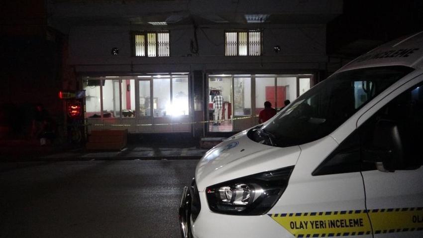17 yaşında kahveyi bastı! Okey masasında 2 kişiyi kurşun yağmuruna tuttu