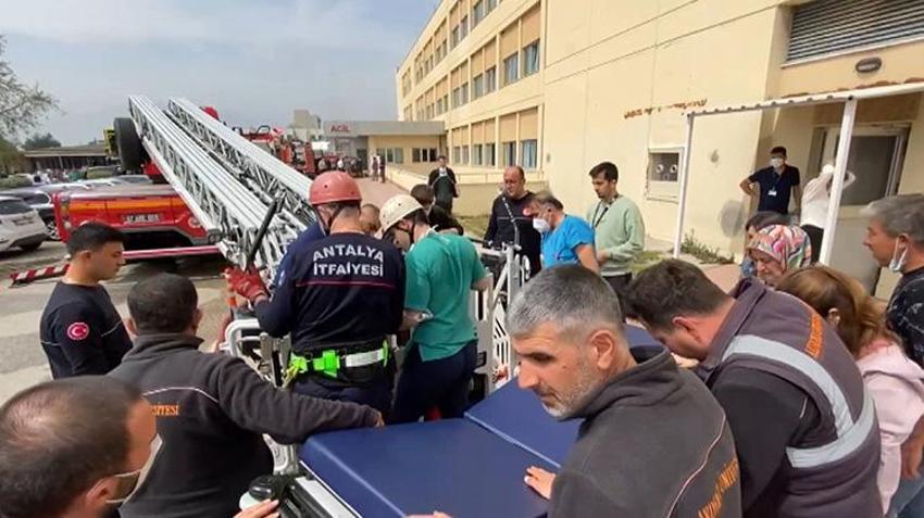 Akdeniz Üniversitesi Hastanesi'nde yangın paniği! Hastalar tahliye edildi