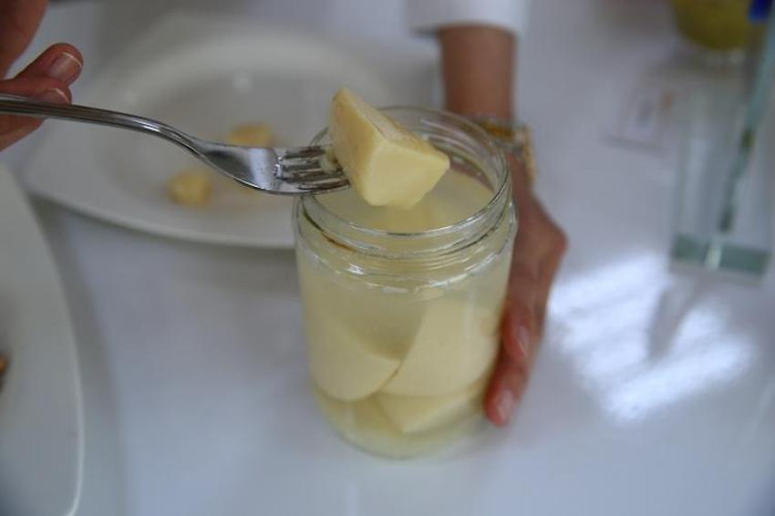 Mersinli bilim insanları veganlar için nohuttan peynir üretti!