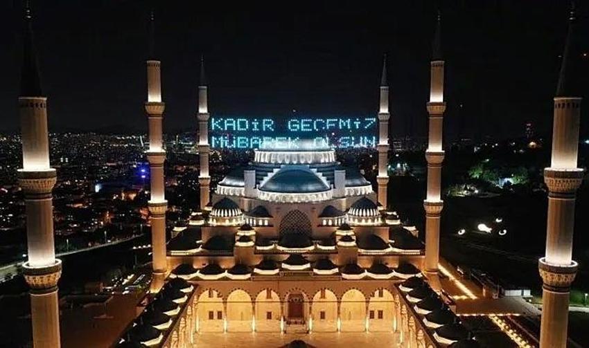 Kadir Gecesi görülen rüya gerçekleşir mi? Kadir Gecesi rüyalar gerçek olur mu? Kadir Gecesi görülen rüyanın anlamı nedir?