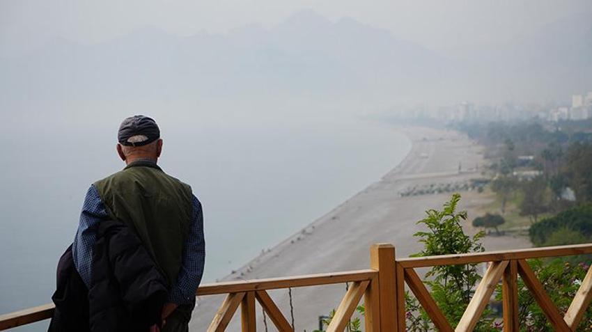 Afrika'nın tozu Antalya semalarını ele geçirdi! Görüş mesafesi düştü