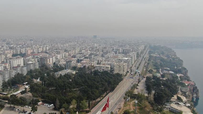 Afrika'nın tozu Antalya semalarını ele geçirdi! Görüş mesafesi düştü