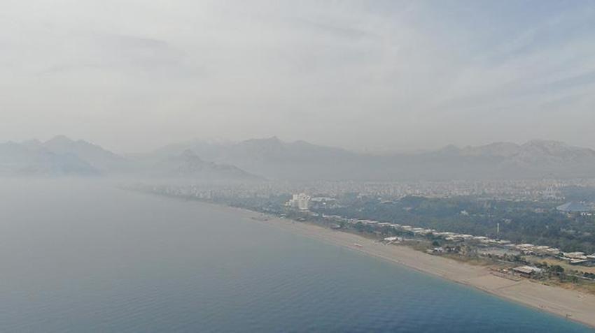 Afrika'nın tozu Antalya semalarını ele geçirdi! Görüş mesafesi düştü