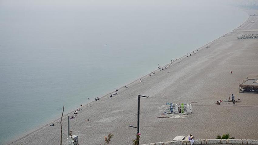 Afrika'nın tozu Antalya semalarını ele geçirdi! Görüş mesafesi düştü