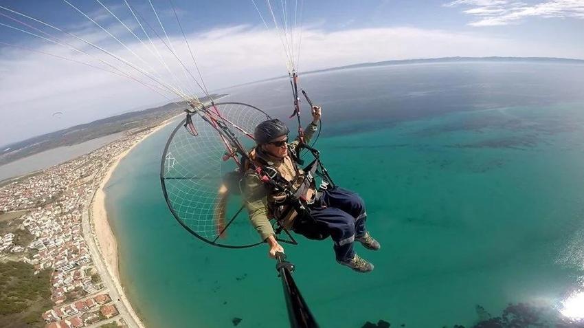 Paramotorla 15 yıldır havadan çektiği görüntülerle bölgenin görsel arşivini tutuyor