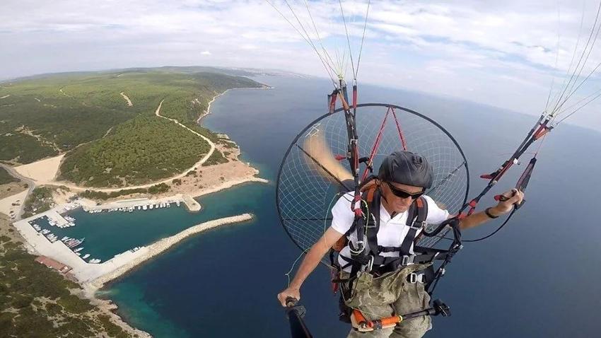 Paramotorla 15 yıldır havadan çektiği görüntülerle bölgenin görsel arşivini tutuyor
