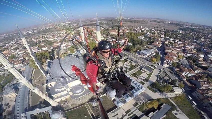 Paramotorla 15 yıldır havadan çektiği görüntülerle bölgenin görsel arşivini tutuyor