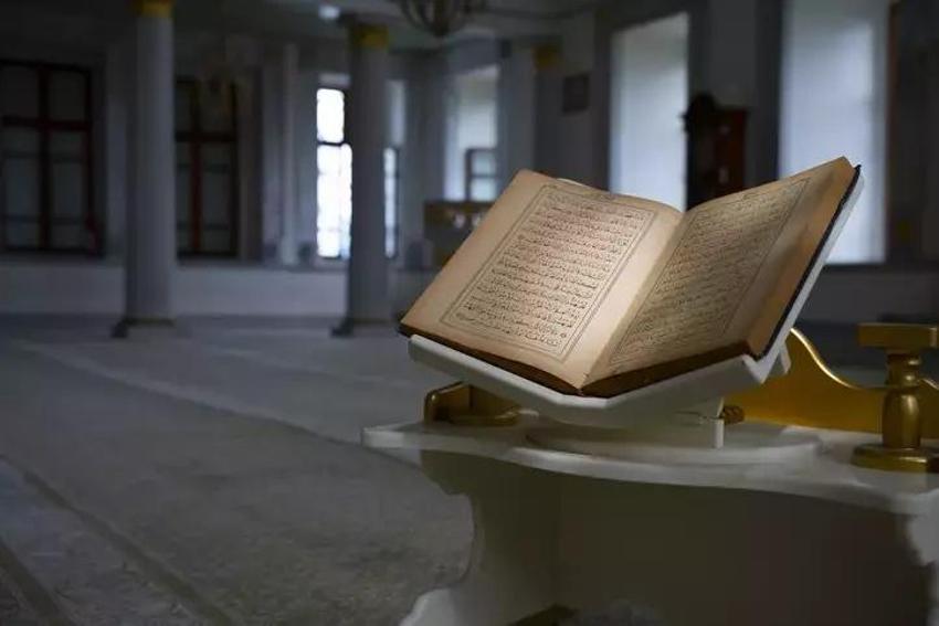 Cüzdan duası hangi ayetlerdir? Ramazan'ın son Cuma günü cüzdana konulan bereket duası nedir? Hangi cüzdedir? Araf Suresi 10. Ayet - Sad suresi 54. ayet (bereket duası) Türkçe ve Arapça okunuşu 2025!