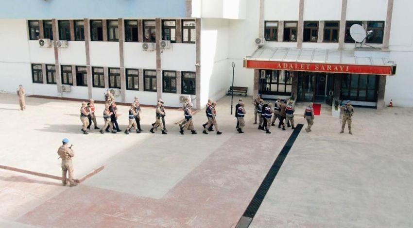 Tunceli'de sahte papazlı define oyunu! Haritada gizli altın kaplamalı heykeller buldu: Tam 50 milyon TL...