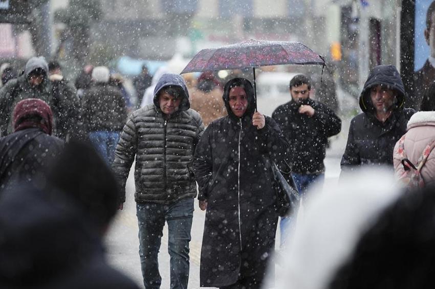 Meteoroloji hava durumu raporunu açıkladı: Bayramda sağanak yağışlar geliyor havalar soğuyor