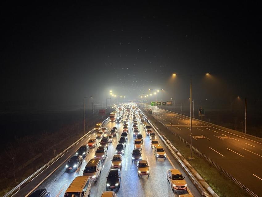 Bayram göçü başladı! Otoyolların kesişim noktasında trafik durdu