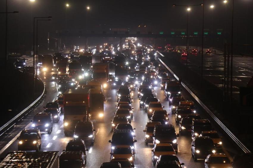 Bayram göçü başladı! Otoyolların kesişim noktasında trafik durdu