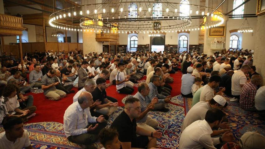 Bayram Namazı Kaçta? Bayram Namazı Saat Kaçta? Namaz Saatleri! İl İl Bayram Namazı Saatleri