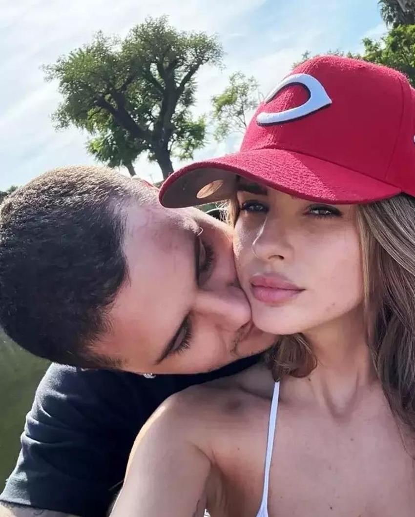 Icardi China Suarez ile havuzdan paylaştı! İkili aşka geldi