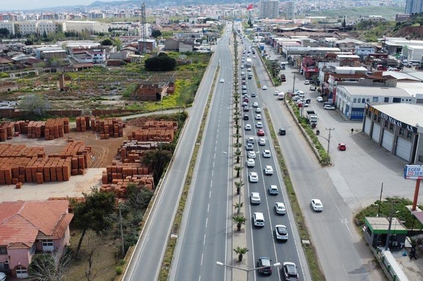 Ramazan Bayramı öncesi manzara yine değişmedi: Akın akın geldiler; kilometrelerce araç kuyruğu oluştu