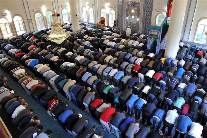 2025 bayram namazı saat kaçta kılınacak? İstanbul bayram namazı saati: İl İl Ramazan Bayramı namazı vakitleri