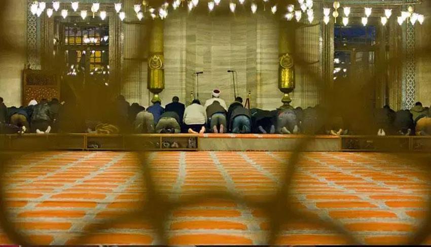 2025 bayram namazı saat kaçta kılınacak? İstanbul bayram namazı saati: İl İl Ramazan Bayramı namazı vakitleri