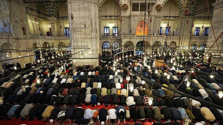 2025 bayram namazı saat kaçta kılınacak? İstanbul bayram namazı saati: İl İl Ramazan Bayramı namazı vakitleri