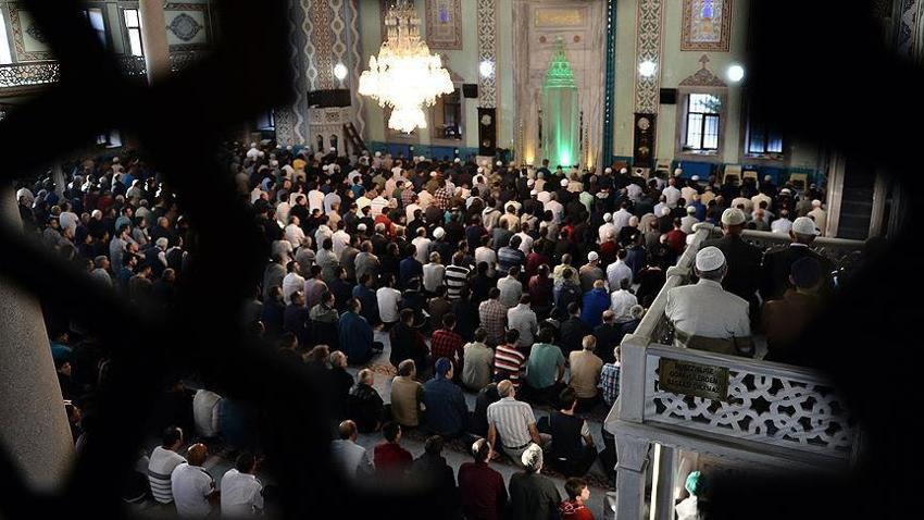 2025 bayram namazı saat kaçta kılınacak? İstanbul bayram namazı saati: İl İl Ramazan Bayramı namazı vakitleri