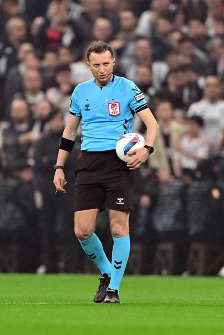 Beşiktaş Galatasaray derbisi 3 gol 2 kırmızı kart! Kartal Aslan'a ilk mağlubiyetini tattırdı