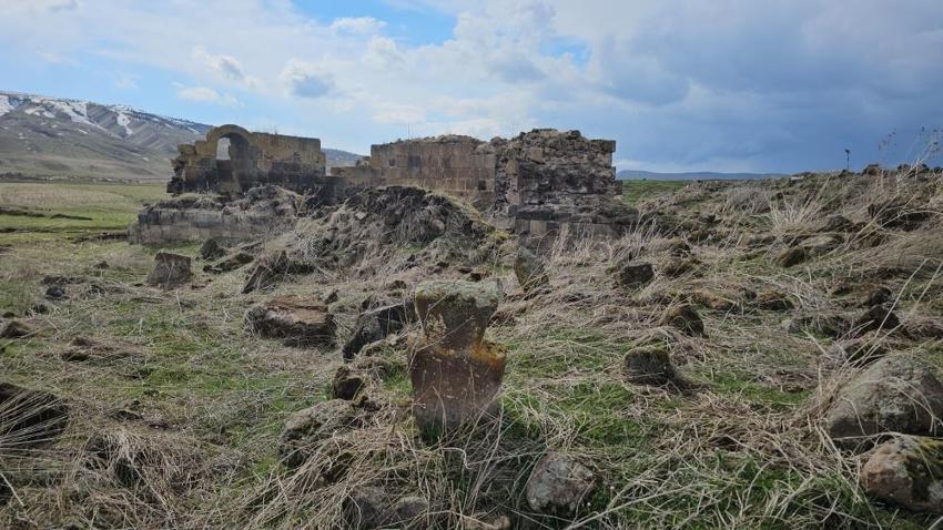 560 yıllık tarihi "Hazır Baba" mescidi kendi haline terk edildi