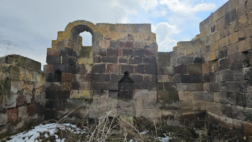 560 yıllık tarihi "Hazır Baba" mescidi kendi haline terk edildi