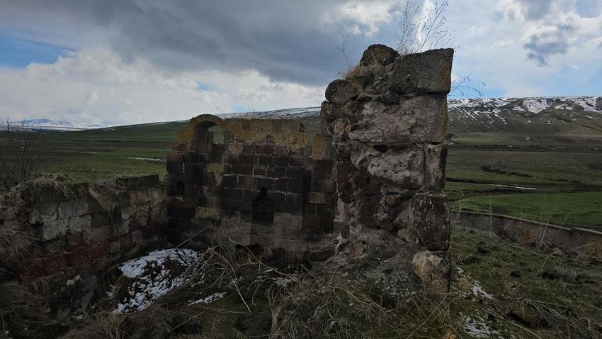 560 yıllık tarihi "Hazır Baba" mescidi kendi haline terk edildi